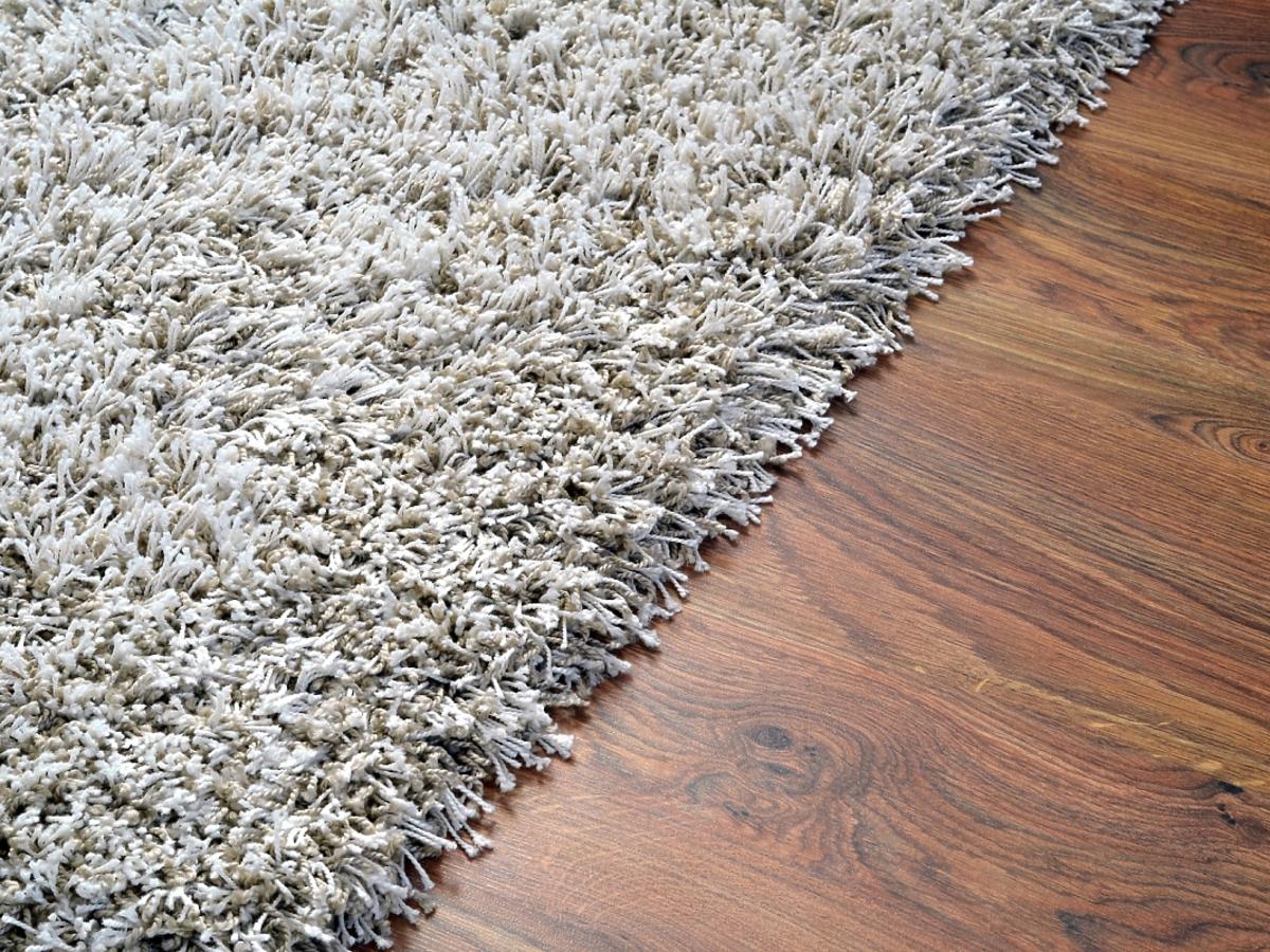 Jak wyprać dywan na sucho