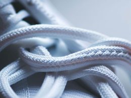Jak wyczyścić białe sznurówki: Praktyczny przewodnik krok po kroku