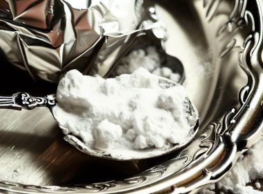 Jak wyczyścić srebro sodą i folią aluminiową